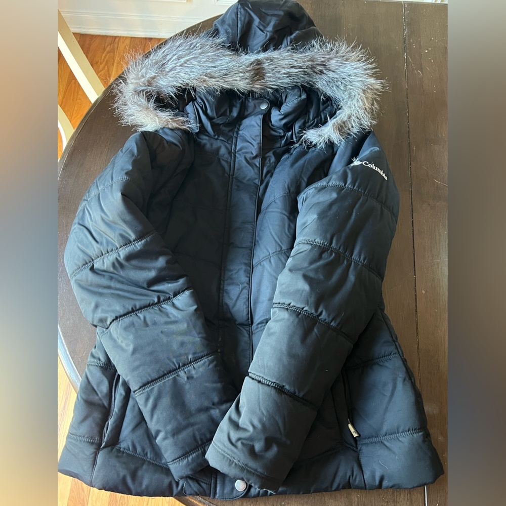 Black Columbia Jacket insulated with fur hood